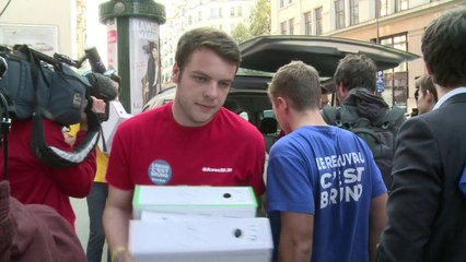 Bruno Le Maire dépose ses parrainages à l'UMP