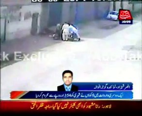 Rule of robbers in Gujranwala, citizens snatched Rs 4 lack