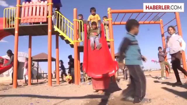 Türkiye'ye Sığınan Suriyeli Kürtler - Battaniye Yardımı