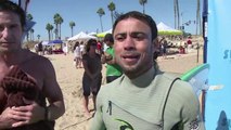 Cães surfistas competem na Califórnia