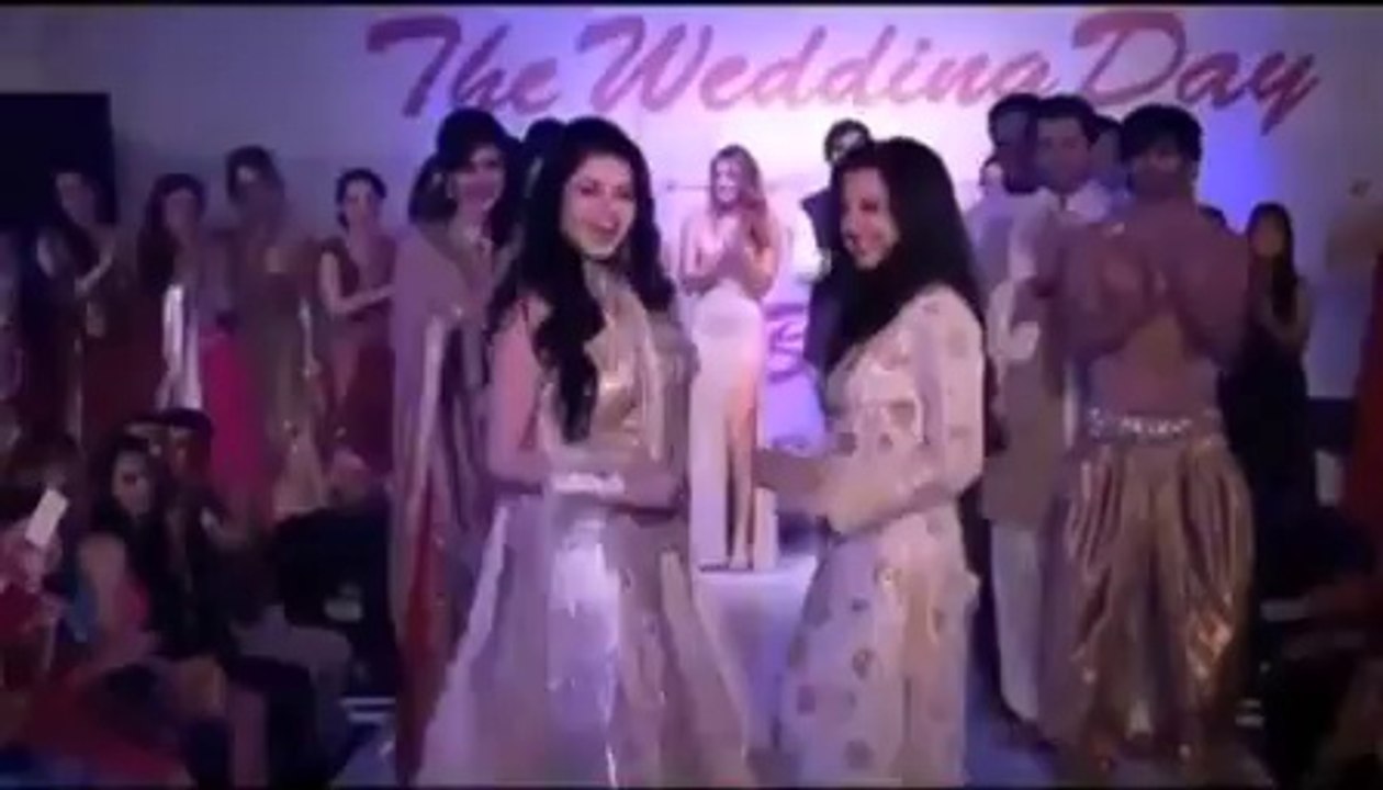Bhagyashree dances on ramp for Amy Billimoria