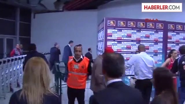 Spor Bakanı Kılıç, Potanın Perilerini Kutlayarak Çeyrek Final İçin Başarılar Diledi