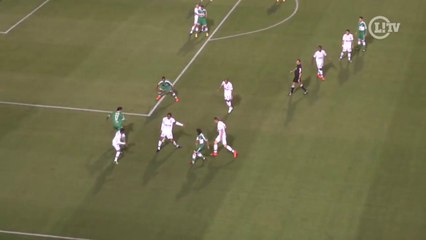 Desperdiçou! Valdivia dá passe incrível e ataque perde chance