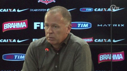 Mano se mostra tranquilo e acostumado com pressão no clube