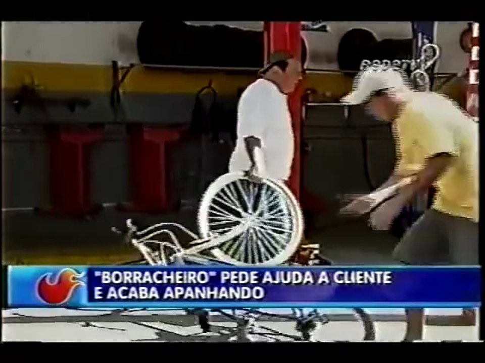 Pegadinha 2014   Pneu Explode na Borracharia (JoÃ£o Kleber)