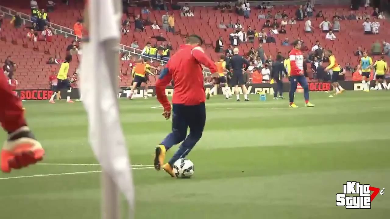 Alexis Sanchez Amazing Skills in Arsenal Training 2014 HD.
