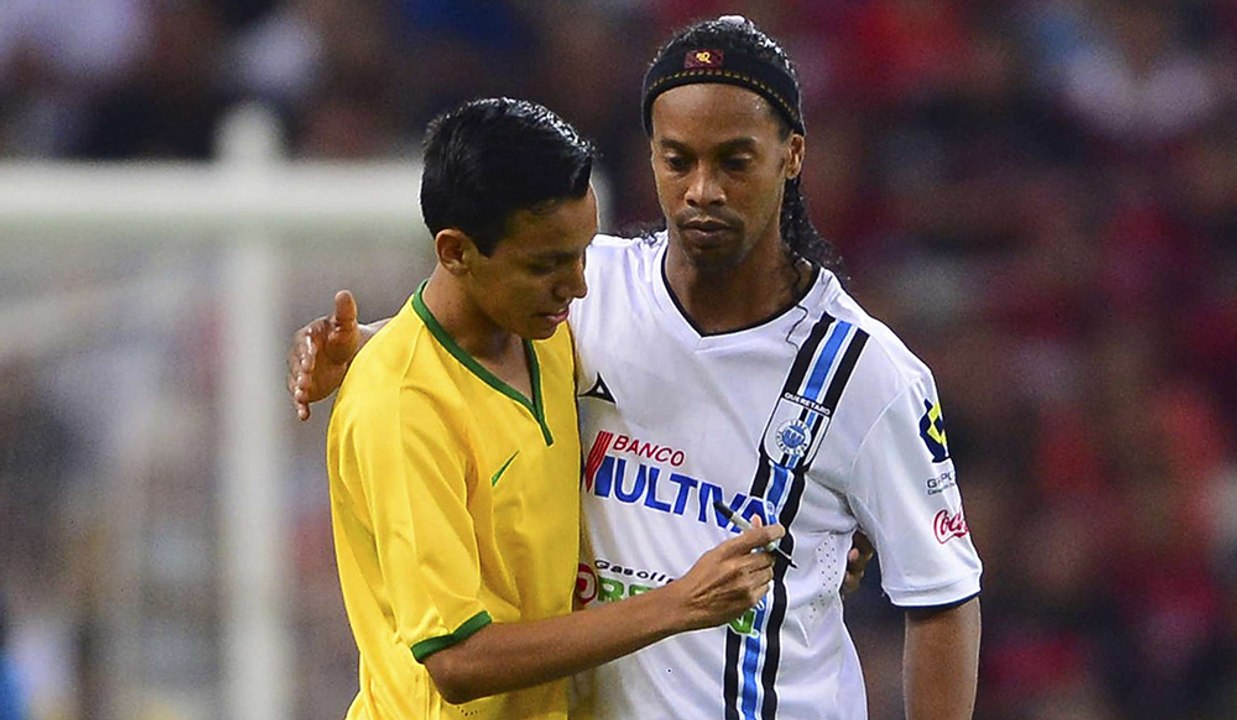 Le magnifique coup franc de Ronaldinho