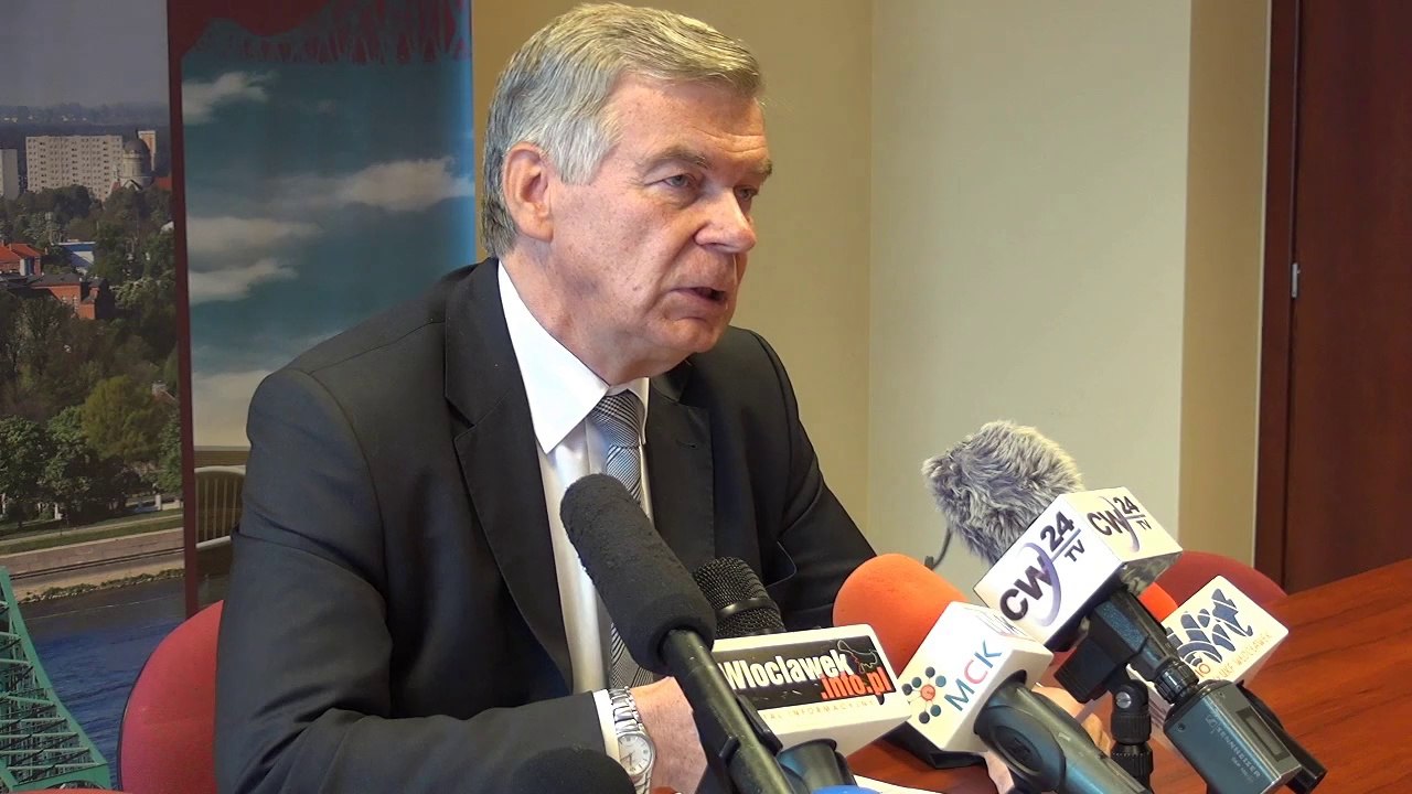 Konferencja prasowa Prezydenta Włocławka Andrzeja Pałuckiego cz I