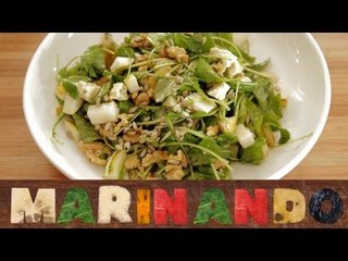 Salada de rúcula com pera, gorgonzola, nozes, etc.