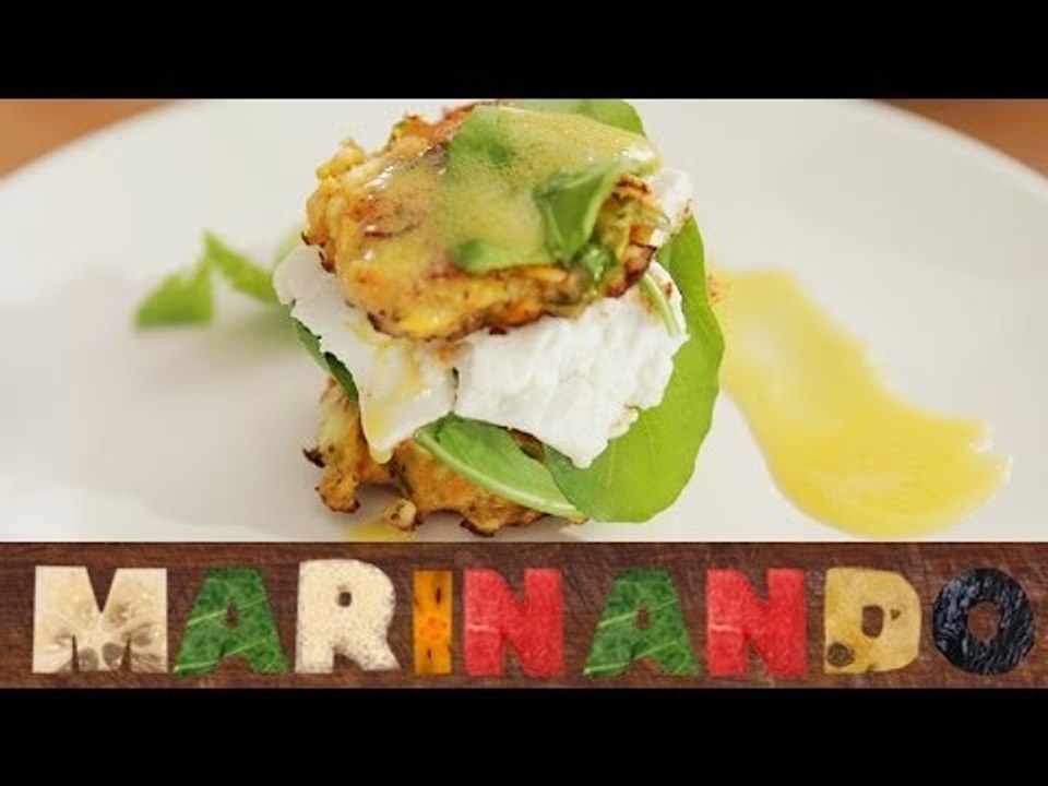 Bolinho de Cenoura com queijo de cabra e molho de limão