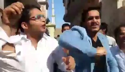 Go Nawaz Go kay Naaray Baraat mein