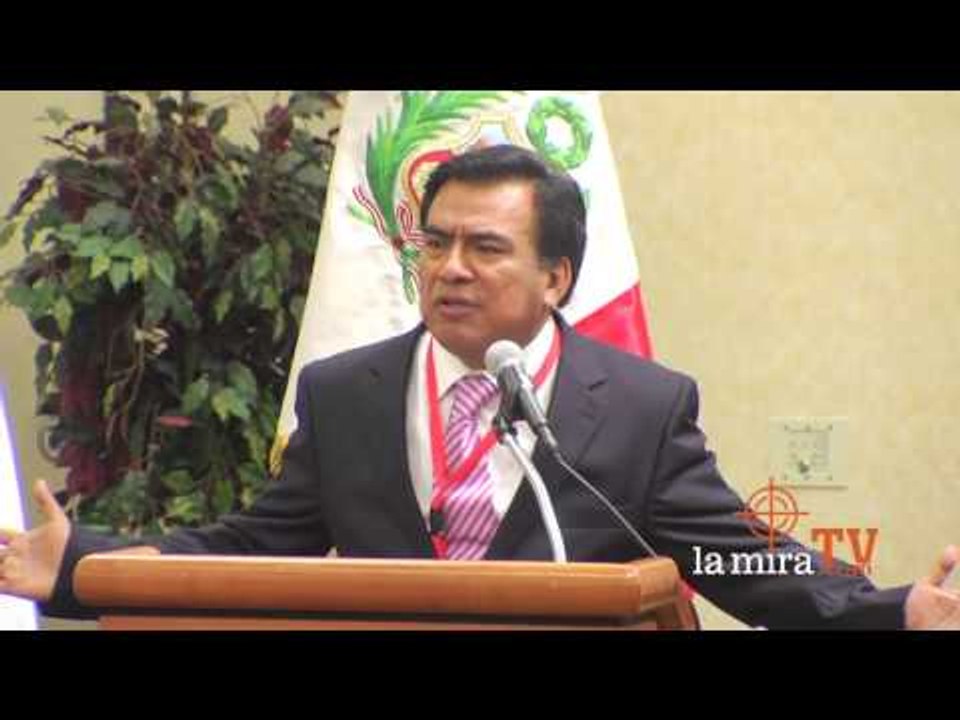 Javier Velasquez Quesquen en AIPEUC 2014