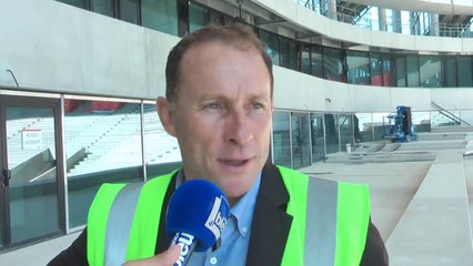 Jean-Pierre Papin visite le nouveau stade de Bordeaux