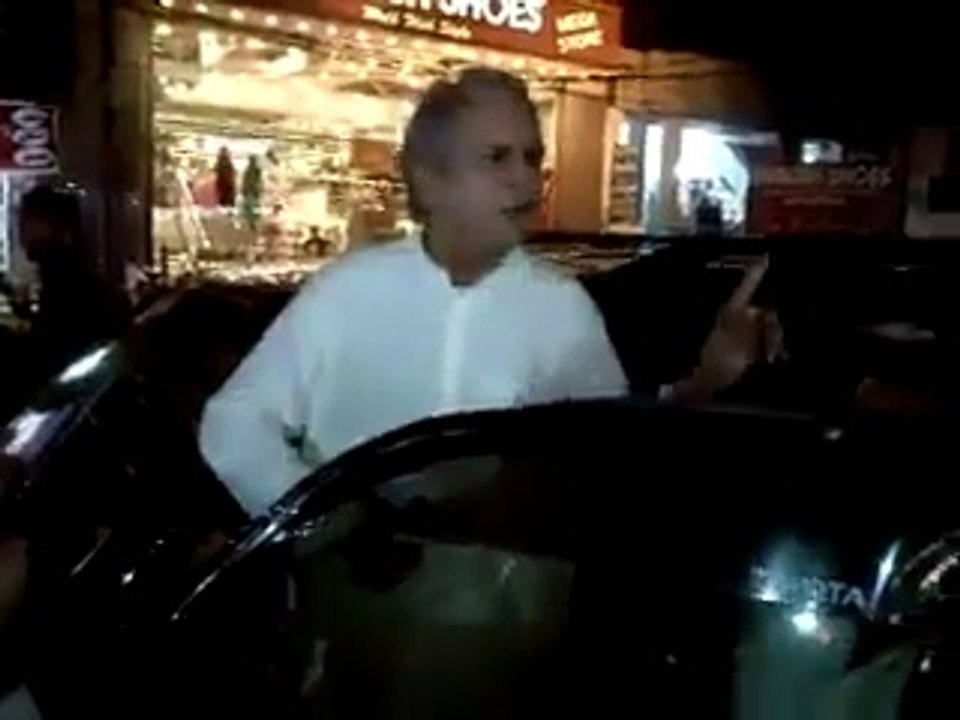 Our Vote is Only For Imran Khan, People in Multan Blast Javed Hashmi During By-Election Campaign