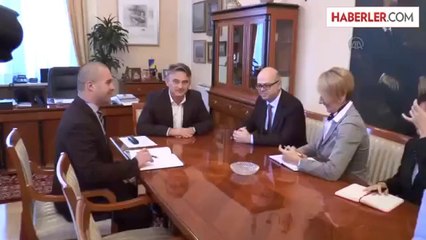 Büyükelçi Erginay, Komşiç ile Görüştü