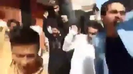 'Go Nawaz Go' Slogan in Wedding kay Naaray Baraat Mein