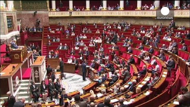 Французский выбор: социальная система или сокращение расходов