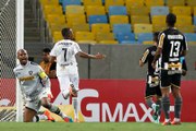 Robinho faz dois e Santos vence Botafogo fora de casa