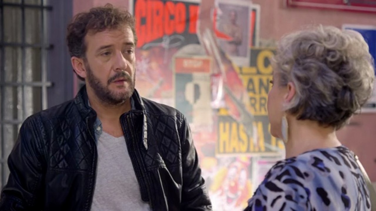 Charo le dice a Juanjo que tuvo cáncer