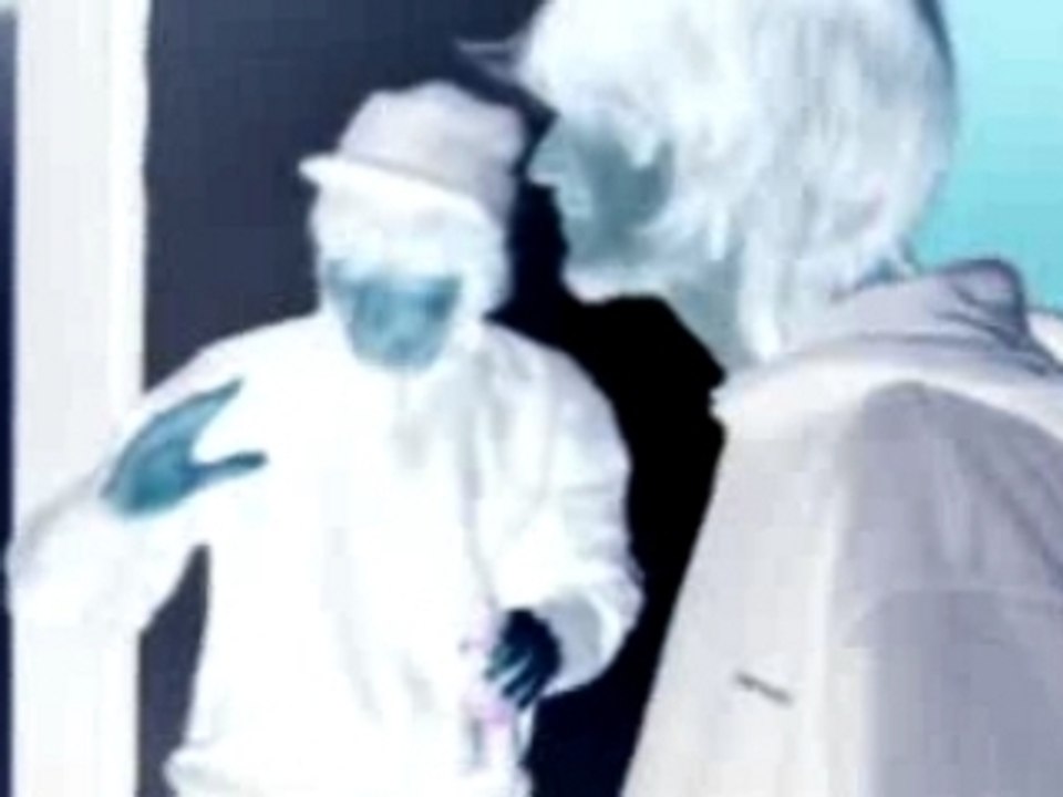 ZoMBiEs ArKoRR Ze KLiP