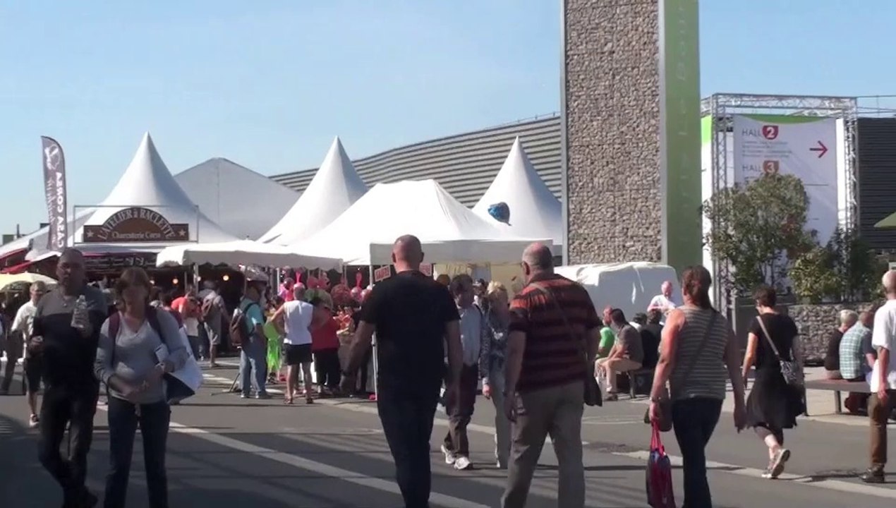 Bienvenue au Salon des Véhicules de Loisirs 2014 avec Le Monde du Camping-car