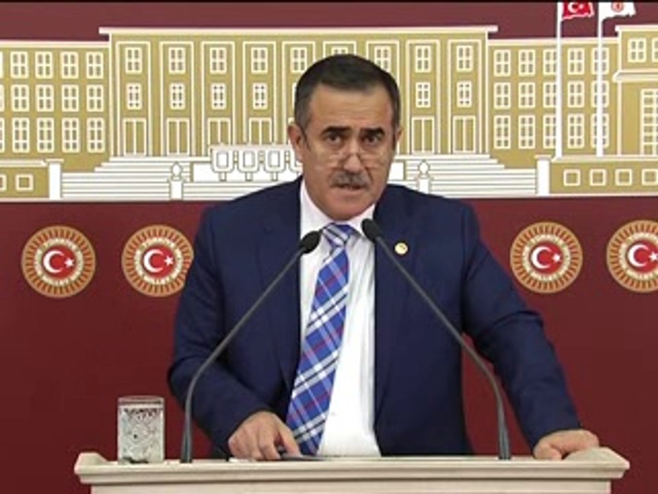 Bilal'in öncülüğünde kefen giyen AKP'li gençler savaşa gitsinler