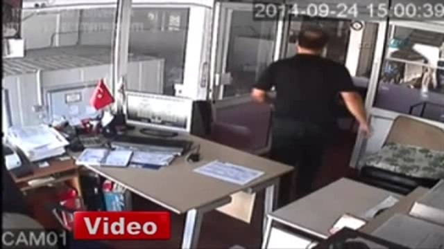 Güvenlik Kamerasını Tam Vaktinde Taktırmış