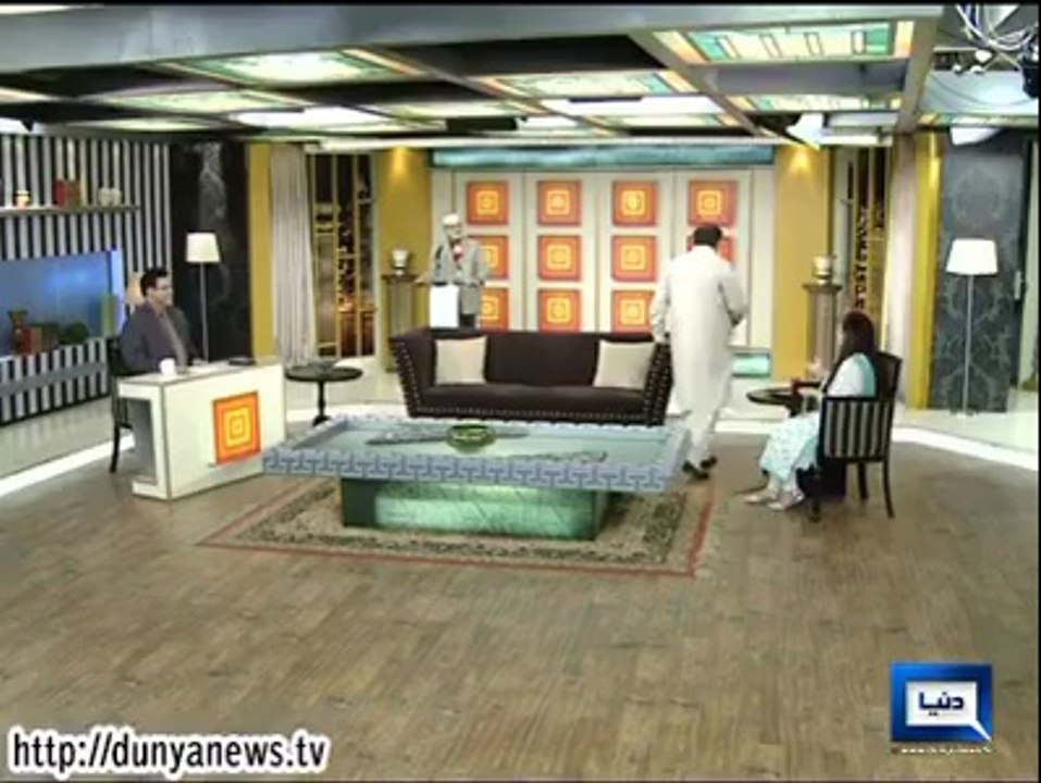 ch shujahat in HASB E HAL very funny.