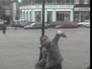 Amine mdr comen il danse