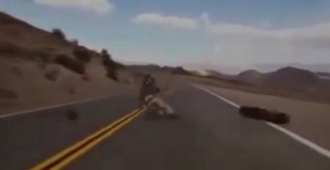 Kaykaycı Şov Yaparken Karizmayı Çizdirdi