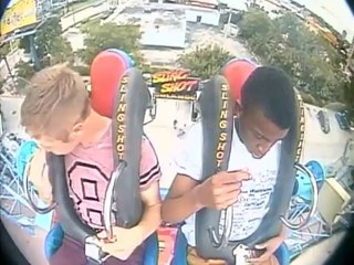 Il s'evanouit 3 fois de suite dans un manège