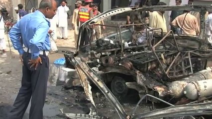 Bomba em ônibus mata sete no Paquistão