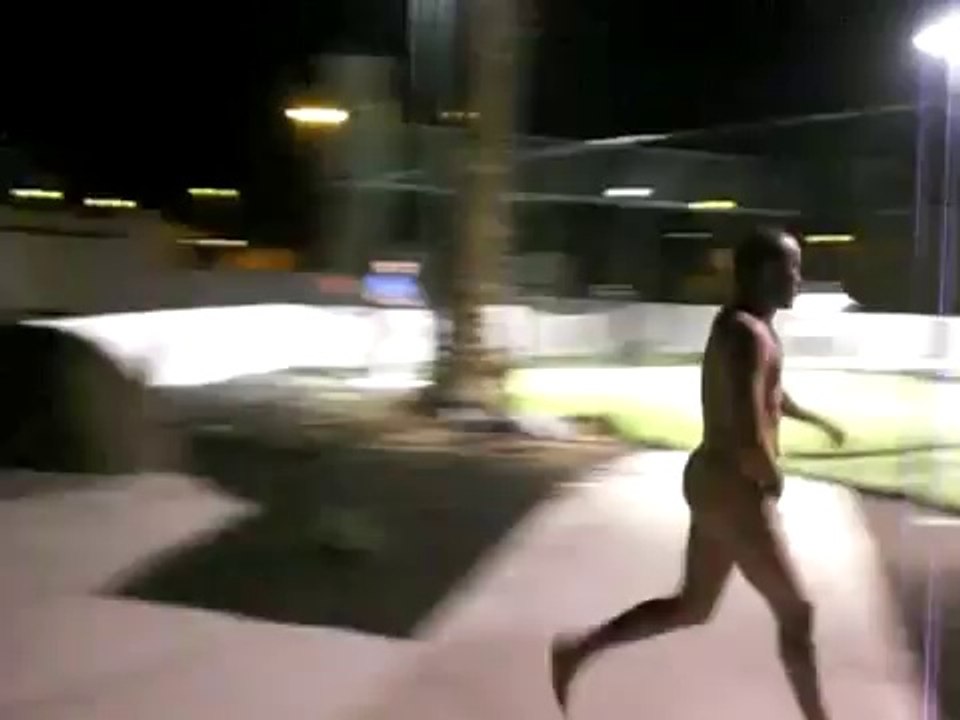 Exhibitionniste Fail