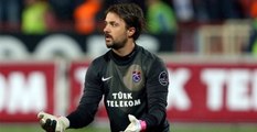 Trabzonsporlu Onur Kıvrak, Legia Varşova Maçında Sakatlandı