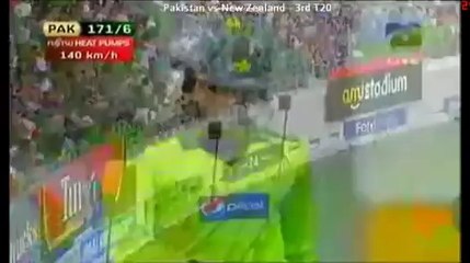 3rd T20  Abdul Razzaq  amp  Umar Akmal   3rd T20 Ending 6s   Pakistan vs New Zealand