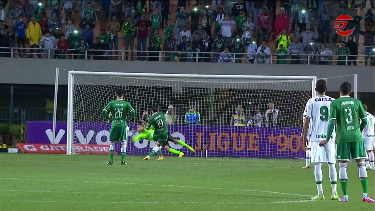 Palmeiras goleia a Chapecoense e deixa a zona de rebaixamento