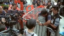 ادامه تظاهرات در هنگ کنگ برغم اعلام آمادگی دو طرف برای مذاکره