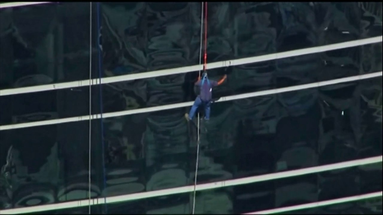 Deux laveurs de vitres secourus à Oakland