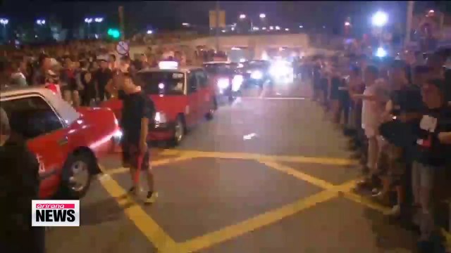 Hong Kong city's chief executive says yes for talks with protest leaders