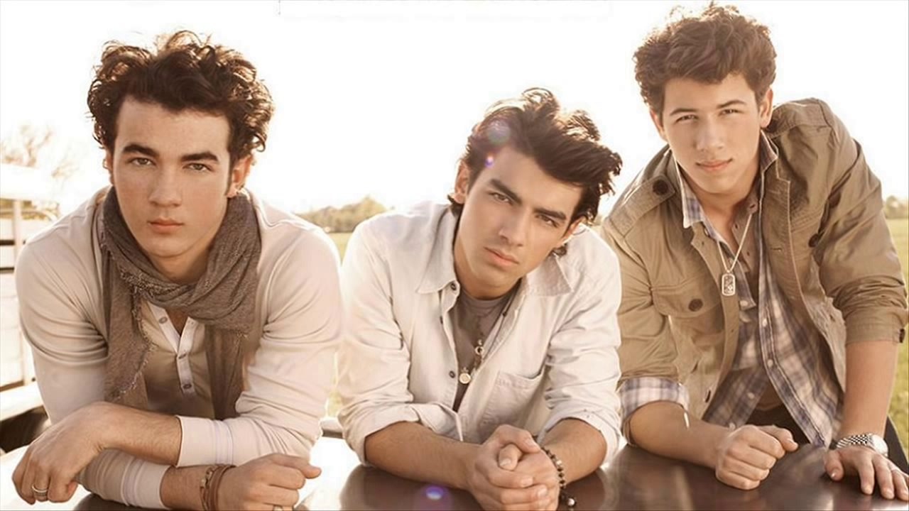 Jonas Brothers - World War III (Audio)