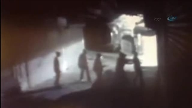 Oğlunun Gözü Önünde Öldürüldü