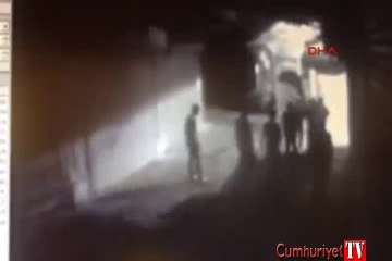 16 yaşındaki oğlunun gözünün önünde öldürüldü