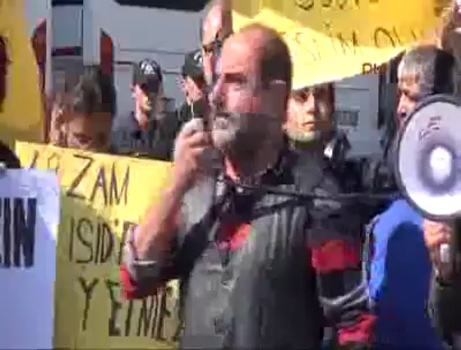 BAKANLIK ÖNÜNDE ZAM PROTESTOSU