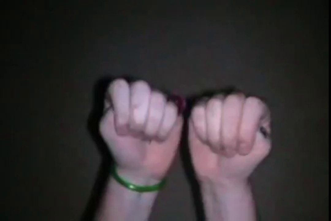 Daft Hands - Harder, Better, Faster, Stronger - YouTube_2