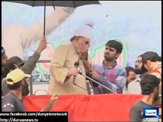 Mike Hits Tahir ul Qadri Lips