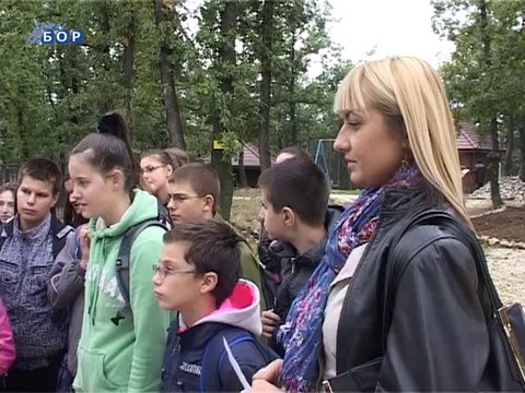 Svetski dan deteta i Međunarodni dan zaštite životinja obeleženi javnim časom u borskom Zoo vrtu, 03. oktobar 2014. (RTV Bor)