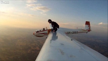 Dunya News - Parachute Jump from a Glider