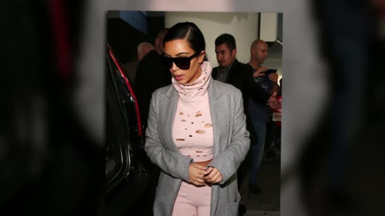 Kim Kardashian tiene un fiasco de moda por primera vez