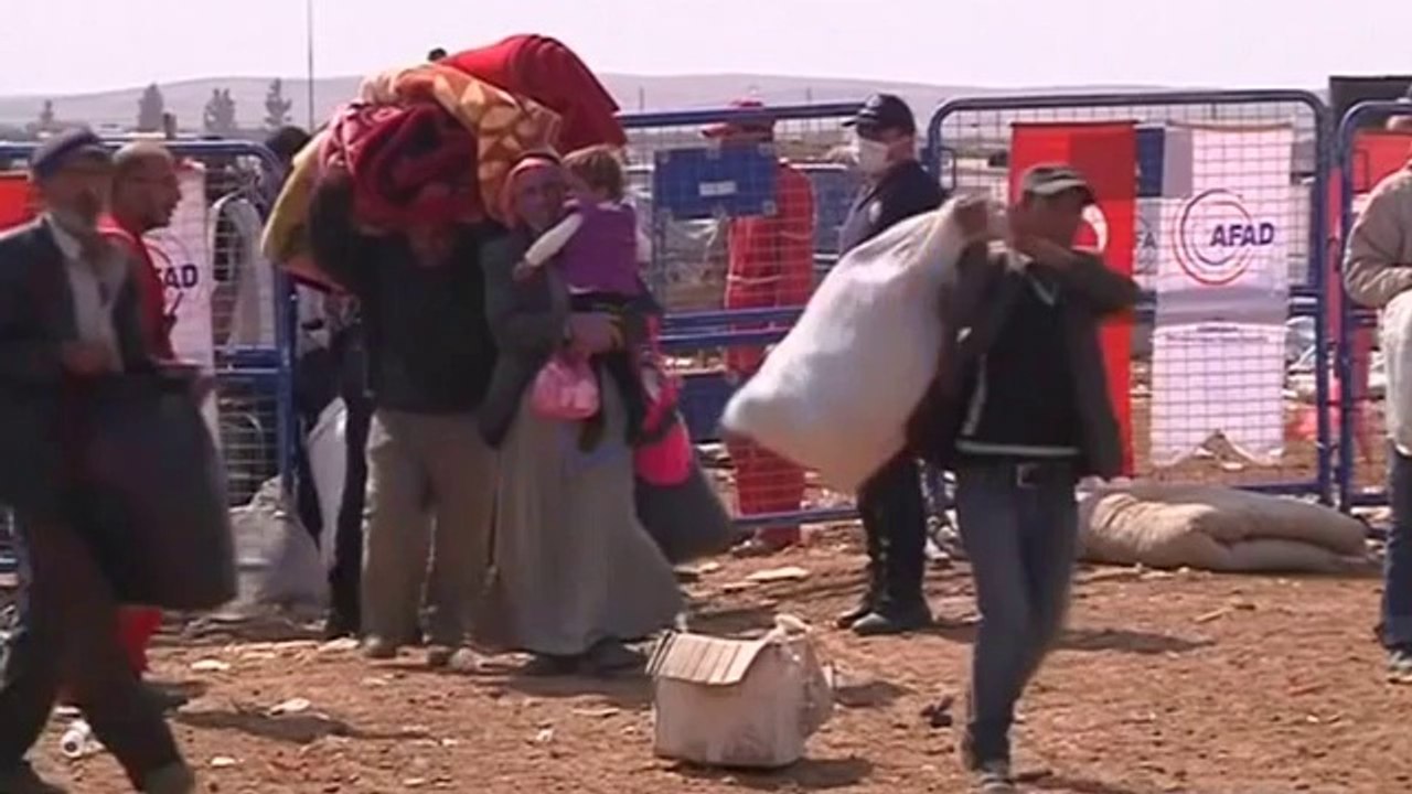 Kurds warn of massacre by Islamic State in Syrian border town