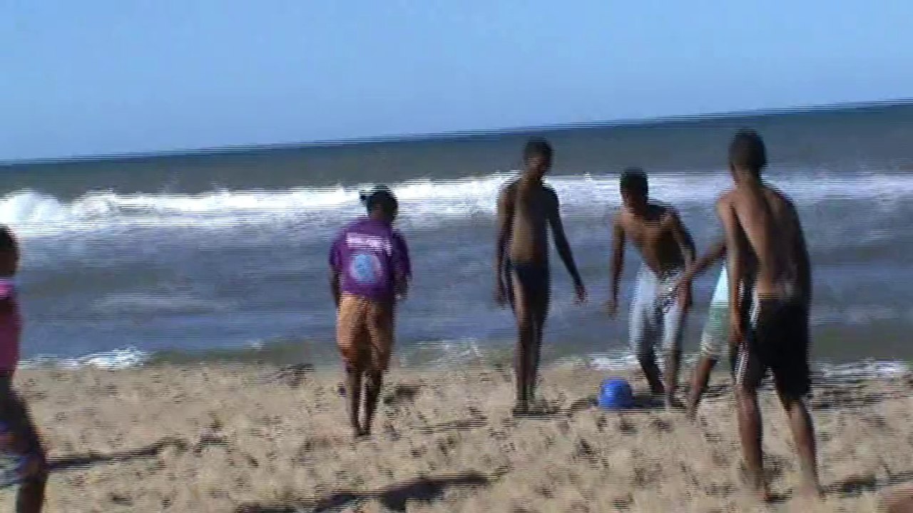 sel mada foot plage